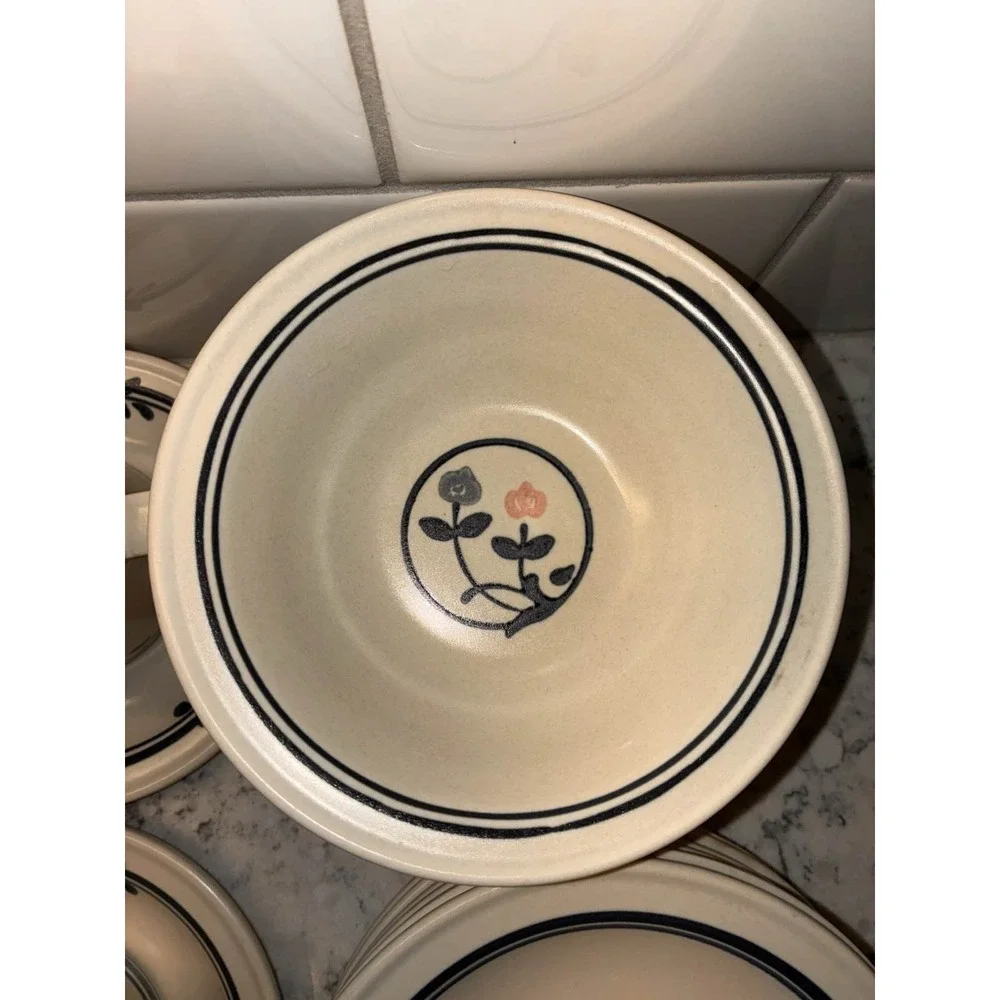 Pfaltzgraff Tea Rose Floral Stoneware 8 Cups & 6 Saucers, 6 Bowls, 10‎ Plates